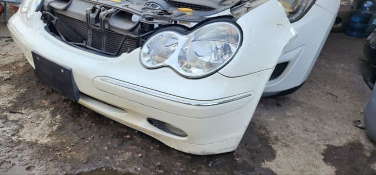Nose cut Mercedes-Benz C-Class used in Sharjah — photo 6