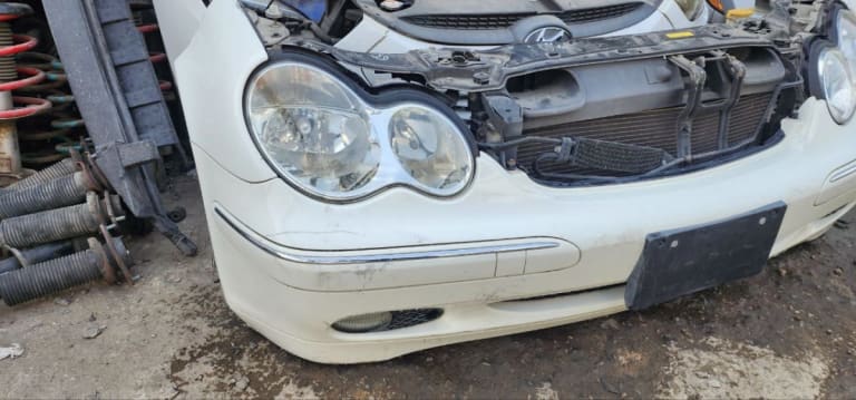 Nose cut Mercedes-Benz C-Class used in Sharjah — photo 2