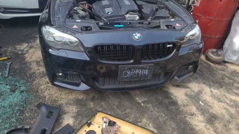 Nose cut + Hood + Fender BMW used in Sharjah — photo 5