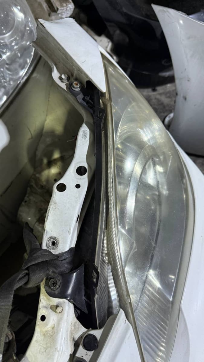 Bumper + Headlights Toyota Corolla Runx used in Sharjah — photo 7