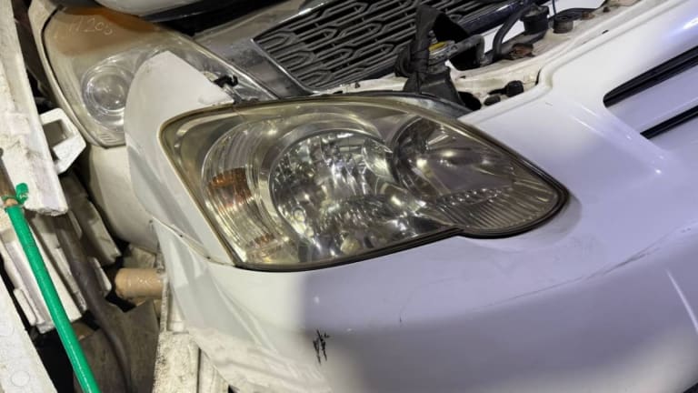 Bumper + Headlights Toyota Corolla Runx used in Sharjah — photo 2