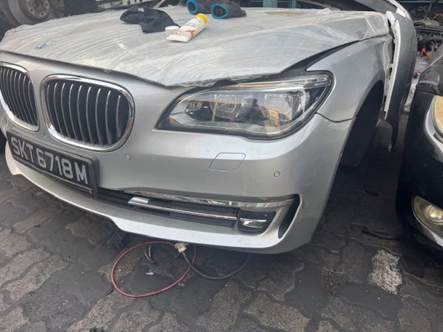 Nose cut + Hood + Fender BMW used in Sharjah — photo 2