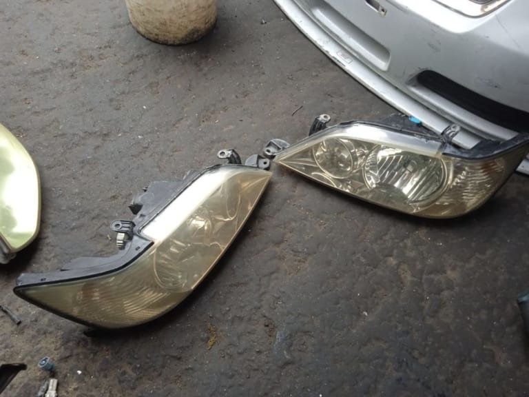 Headlights Toyota Vista