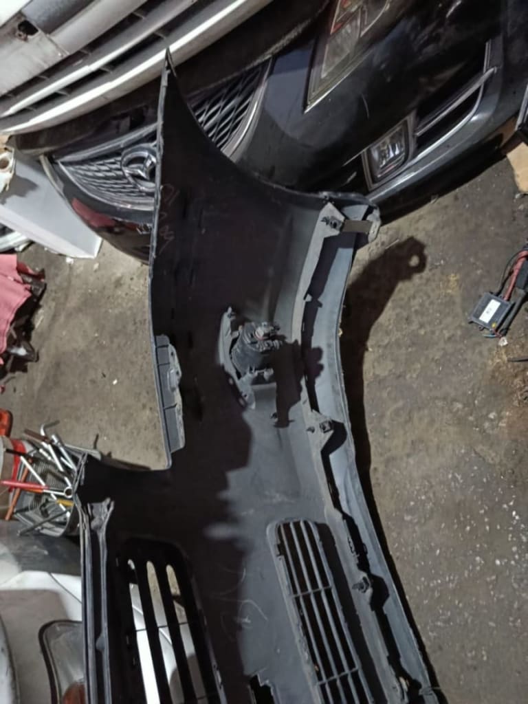 Bumper Toyota Avensis used in Sharjah — photo 2