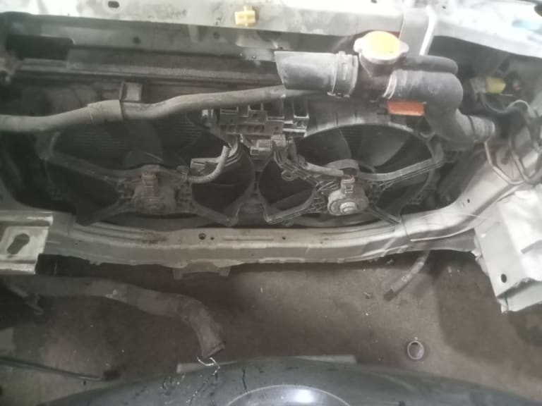 Nose cut Mitsubishi Outlander used in Sharjah — photo 8