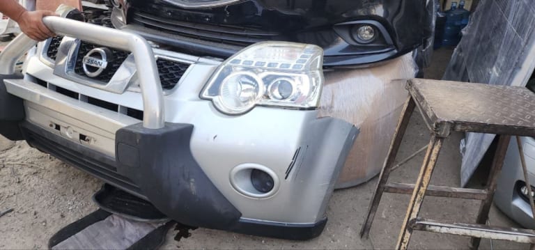 Nose cut Nissan X-Trail used in Sharjah — photo 2