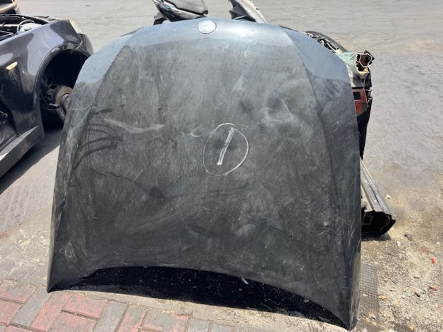 Nose cut + Hood + Fender BMW used in Sharjah — photo 11