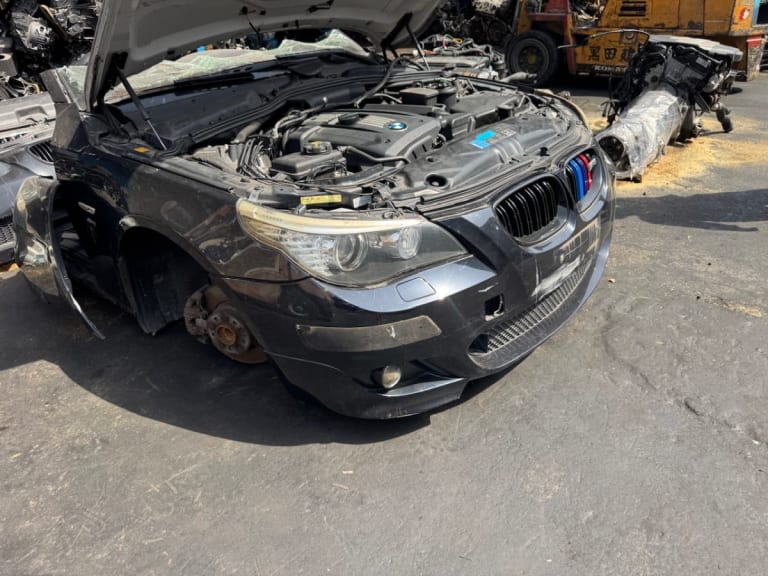 Nose cut + Hood + Fender BMW used in Sharjah — photo 7