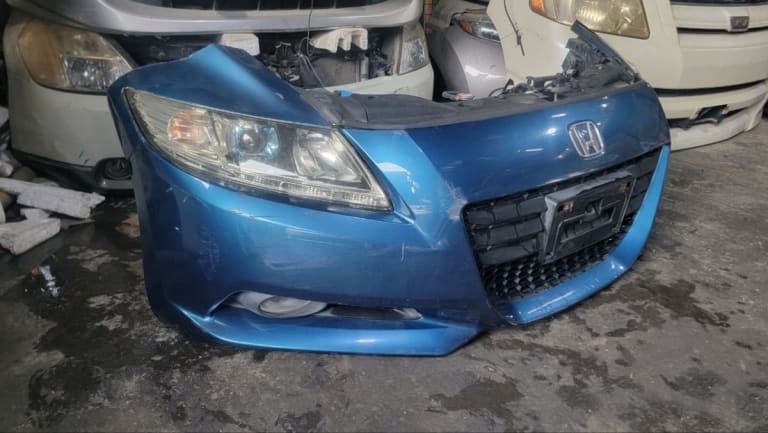 Nose cut Honda CR-Z used in Sharjah — photo 2