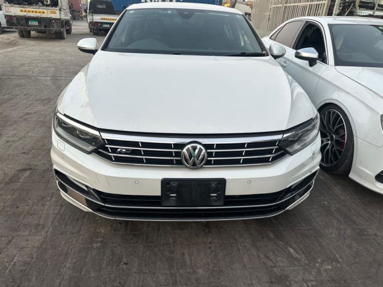 Nose cut + Hood + Fender Volkswagen used in Sharjah — photo 2