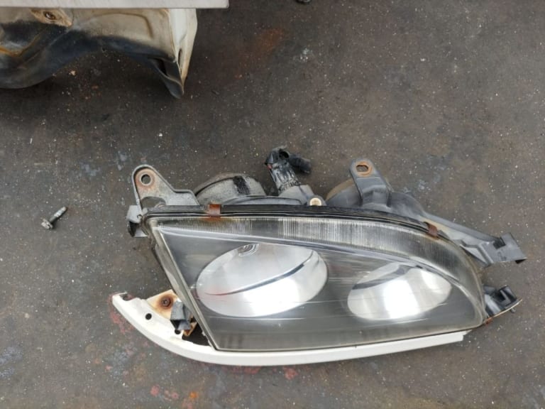 Bumper + Headlights Toyota Caldina used in Sharjah — photo 5
