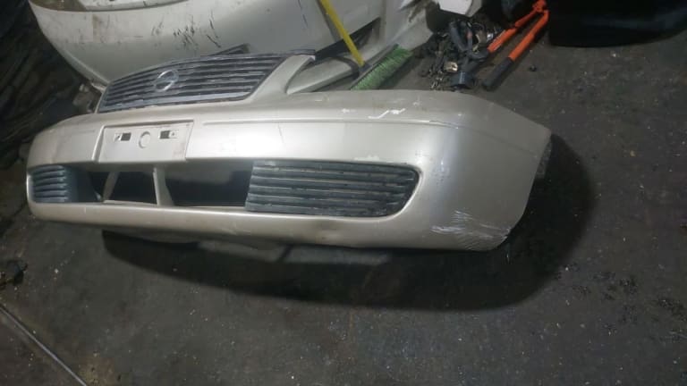 Bumper Nissan Sunny