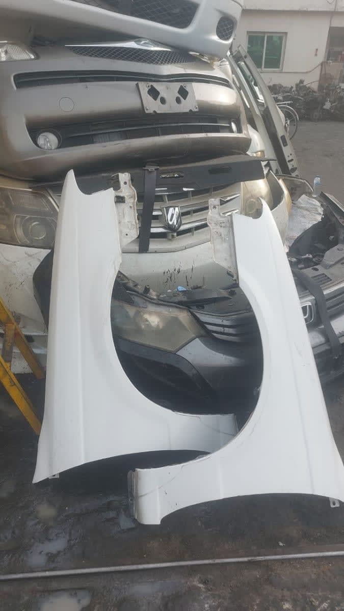 Fender Nissan Sunny