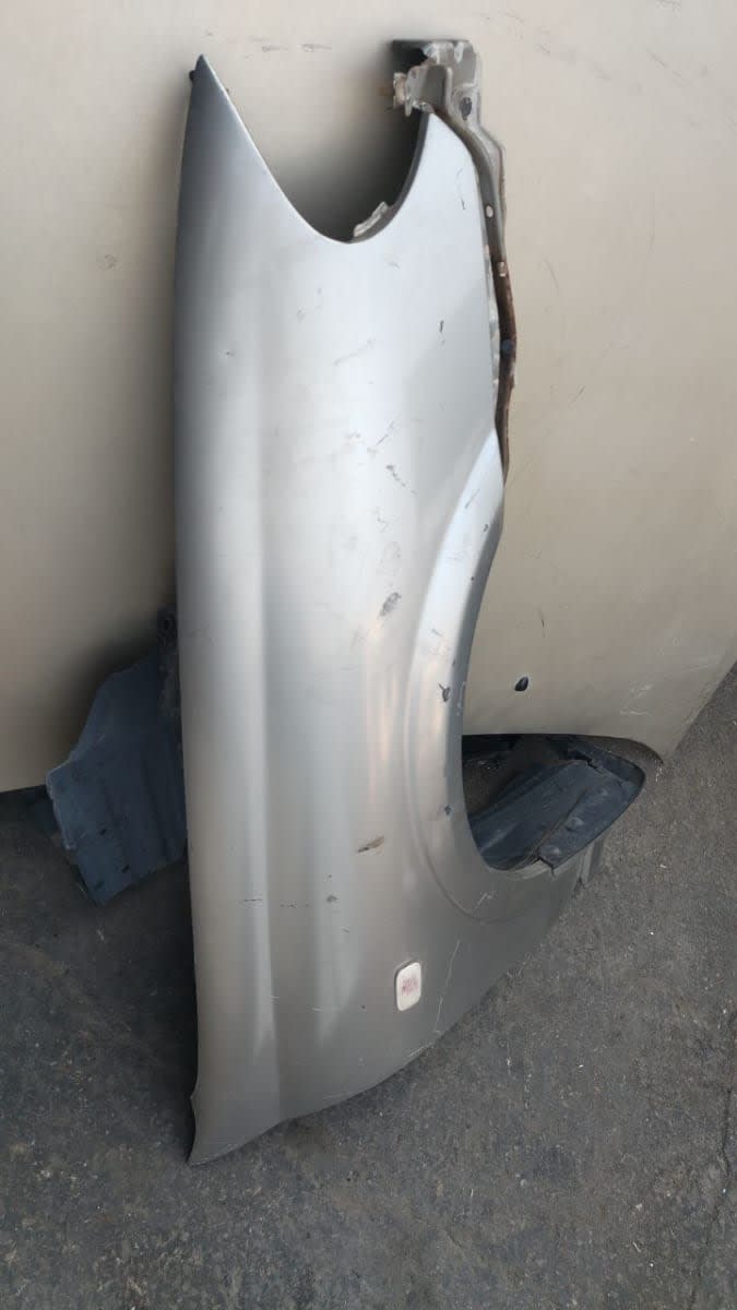 Fender Nissan Sunny used in Sharjah — photo 2