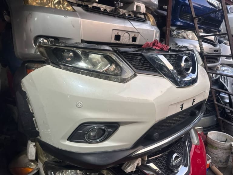 Nose cut Nissan X-Trail used in Sharjah — photo 2