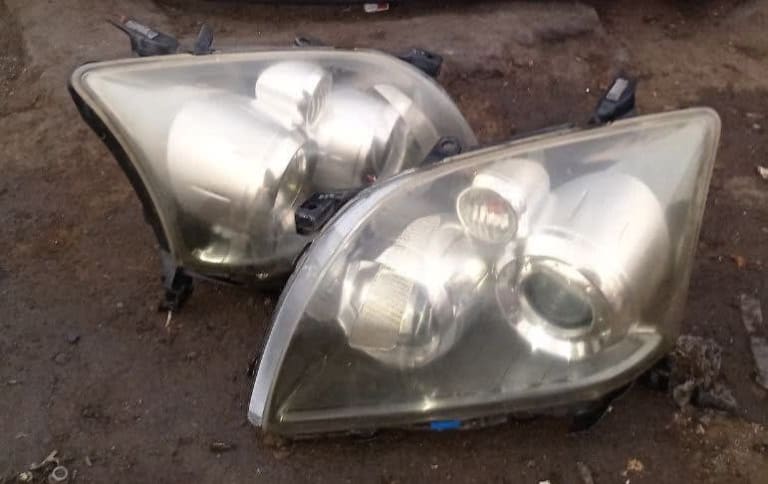 Bumper + Headlights Toyota Avensis