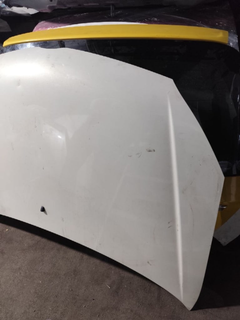 Toyota Platz Капот 
