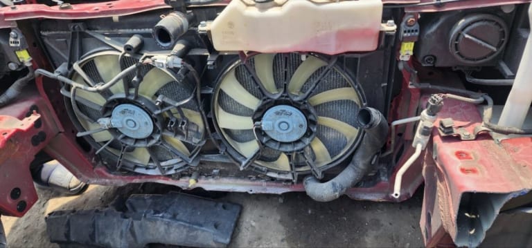 Nose cut Toyota Camry used in Sharjah — photo 6