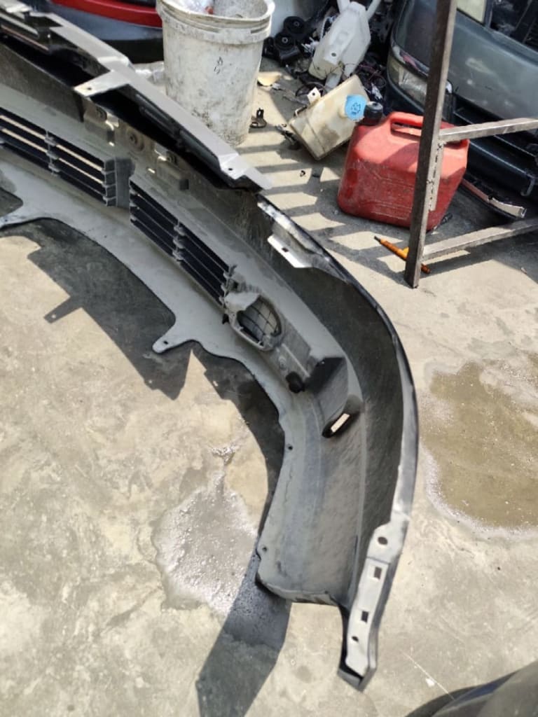 Bumper + Grille Nissan Wingroad used in Sharjah — photo 6