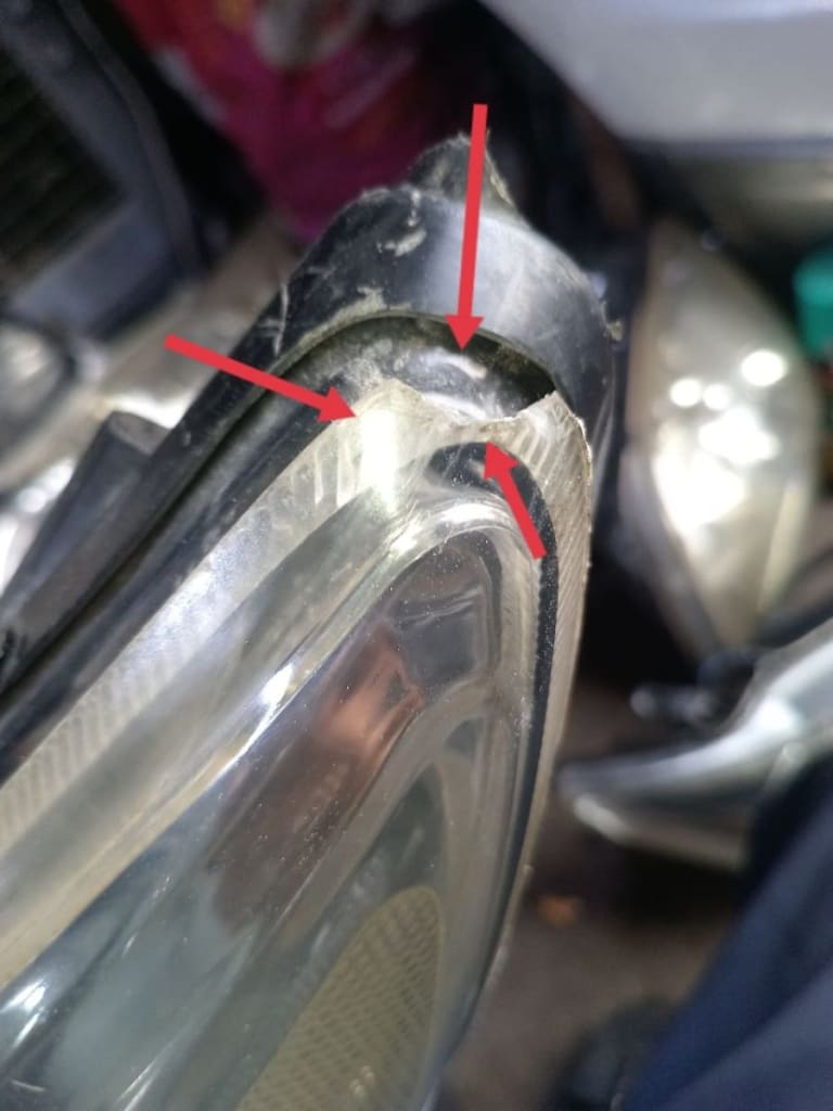 Headlights Toyota Corolla used in Sharjah — photo 2