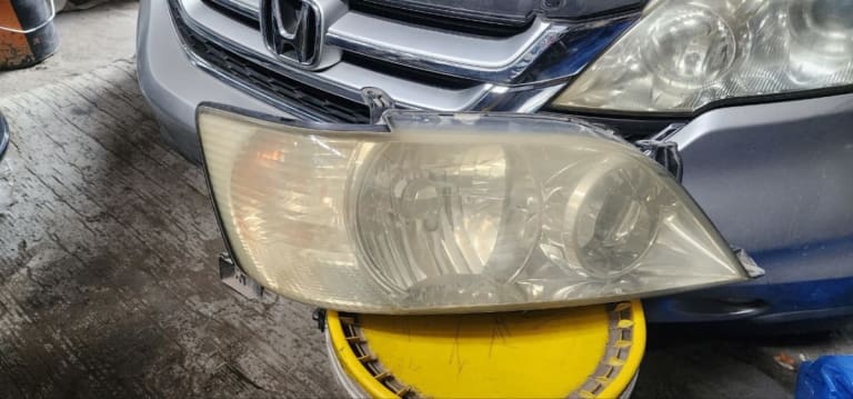 Toyota Vista Фара 1шт