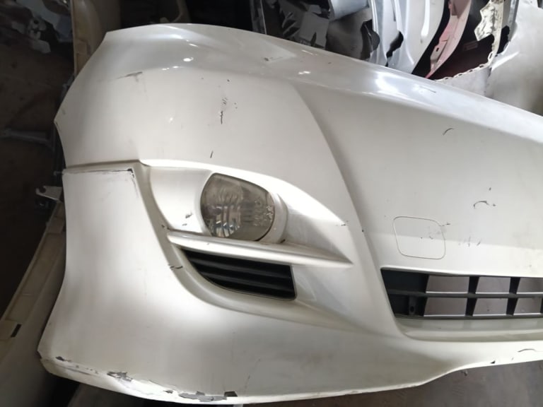 Toyota Alphard Бампер передний 