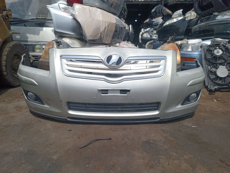 Bumper + Headlights Toyota Avensis