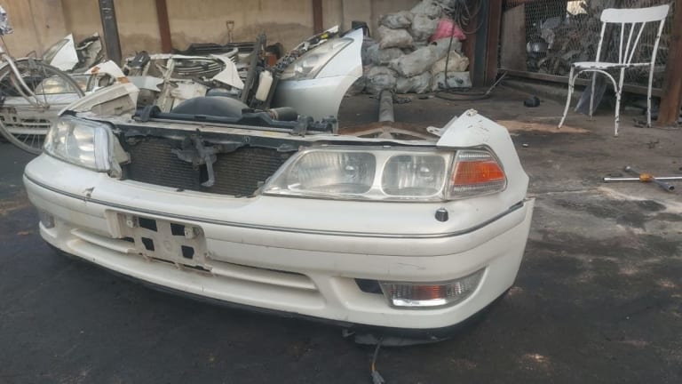 Nose cut Toyota Mark II