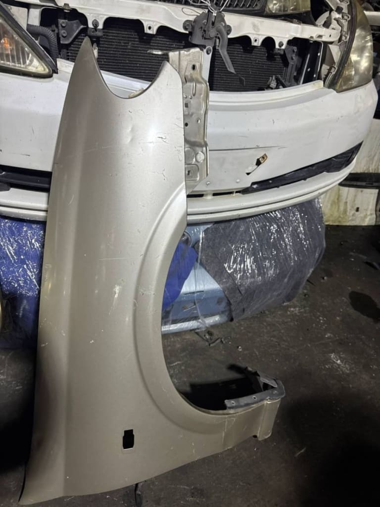 Fender Nissan Sunny