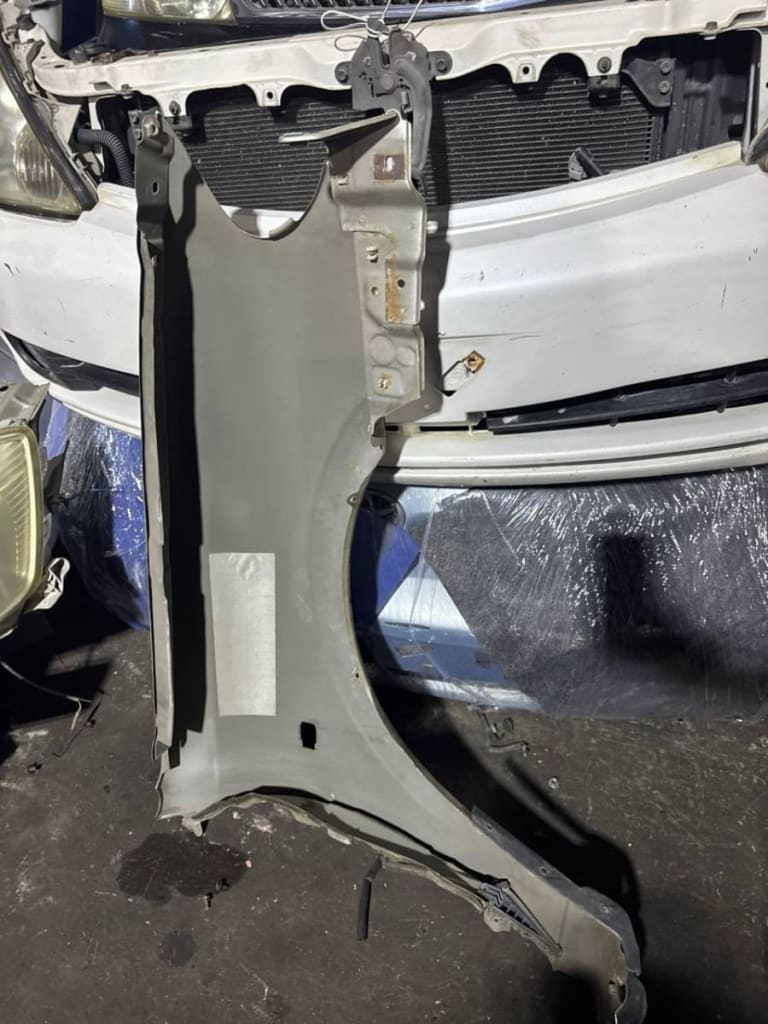 Fender Nissan Sunny used in Sharjah — photo 4