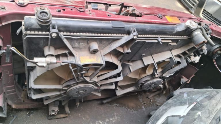 Nose cut Toyota Highlander used in Sharjah — photo 6