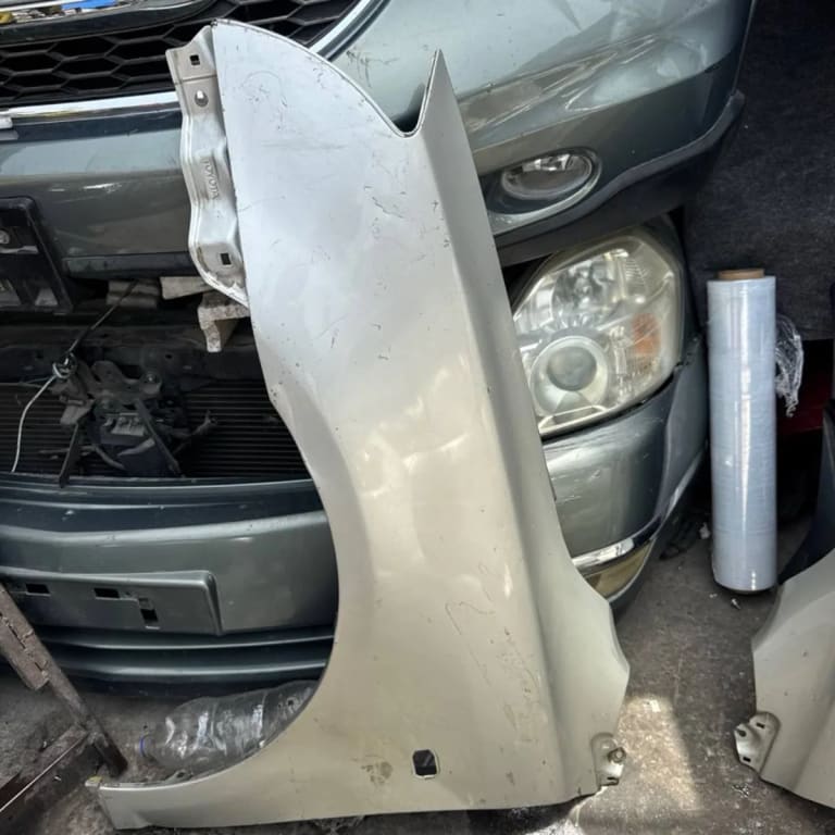 Fender Toyota Avensis used in Sharjah — photo 2