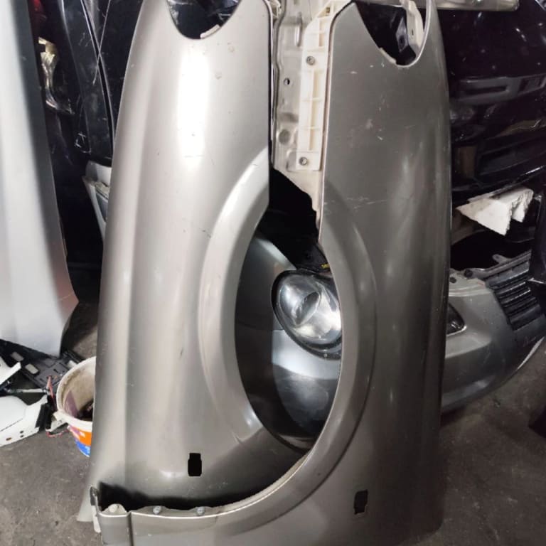 Fender Nissan Sunny