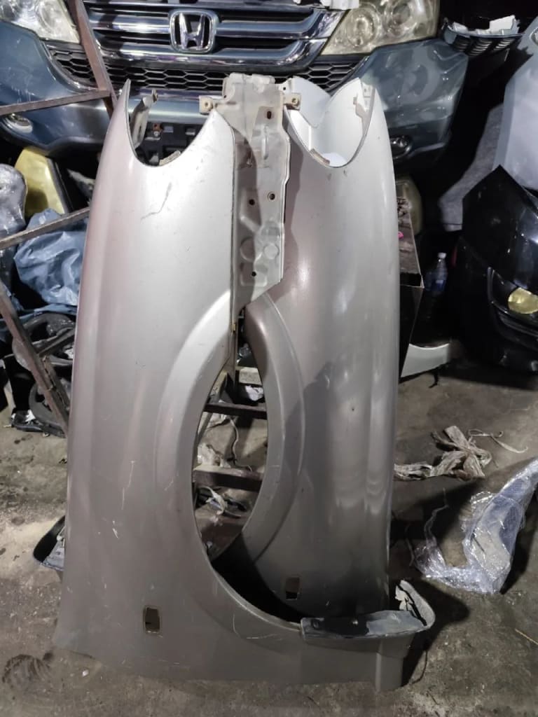 Fender Nissan Sunny