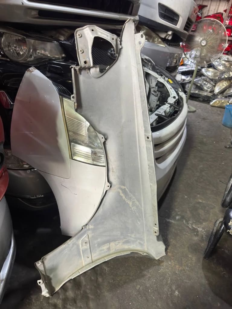 Fender Toyota Mark II used in Sharjah — photo 2