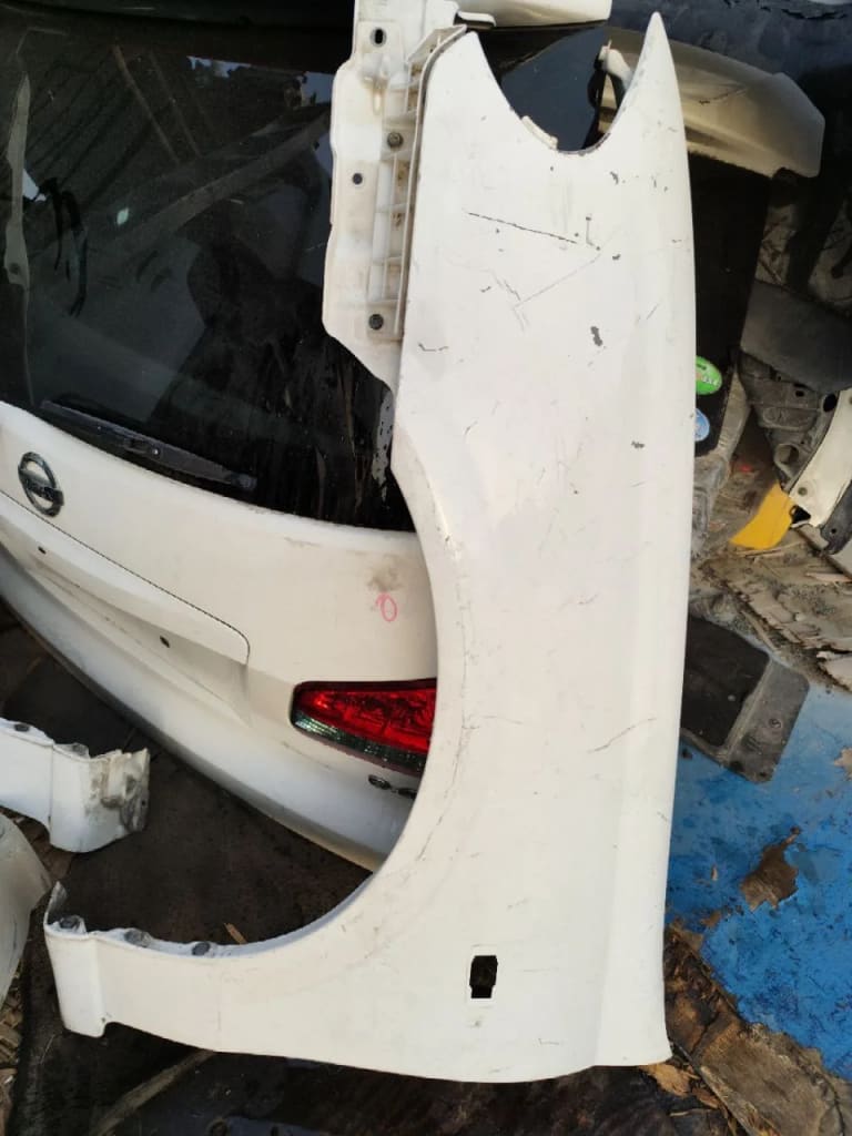 Fender Nissan Sunny used in Sharjah — photo 2