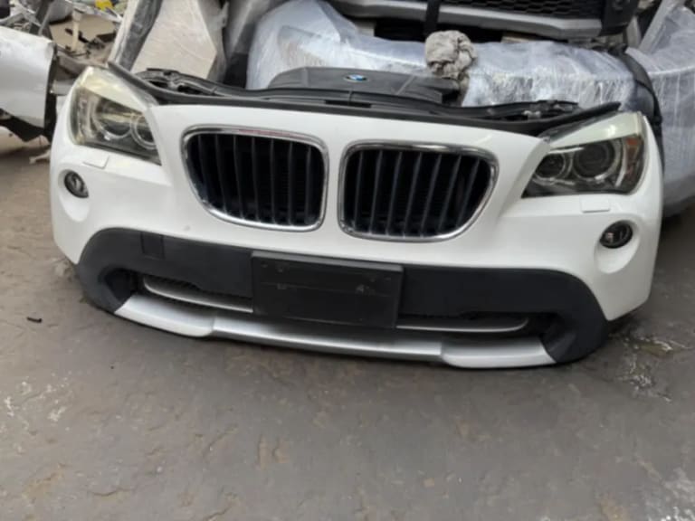 Nose cut + Hood BMW X1