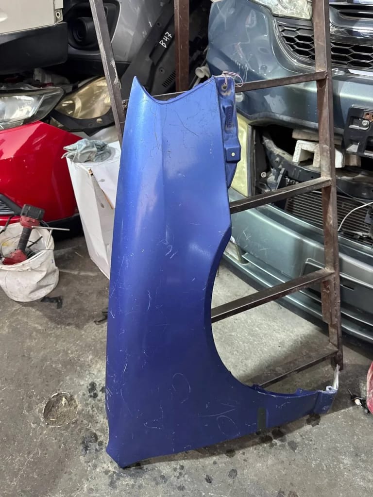 Fender Toyota Starlet used in Sharjah — photo 2
