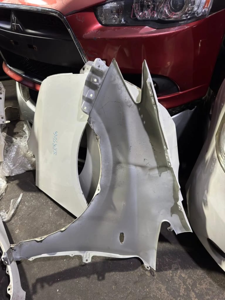 Fender Toyota Wish used in Sharjah — photo 4