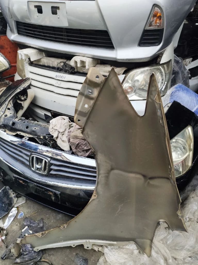Fender Toyota Wish used in Sharjah — photo 4