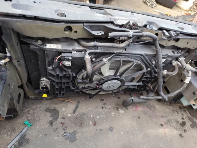 Nose cut Toyota Avensis used in Sharjah — photo 8