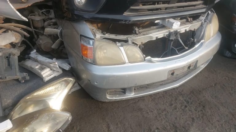 Bumper + Headlights Toyota Gaia used in Sharjah — photo 2