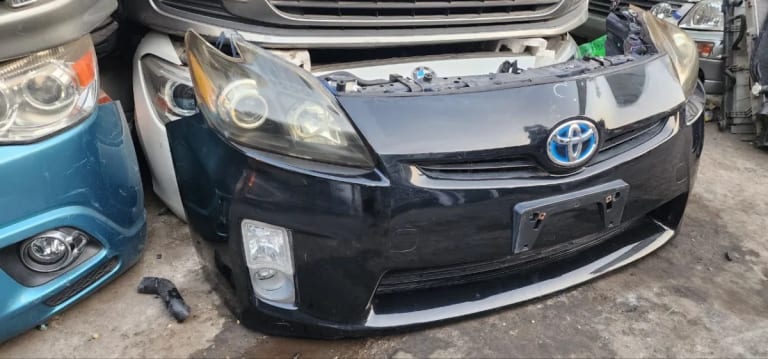 Nose cut + Hood + Fender Toyota Prius used in Sharjah — photo 2