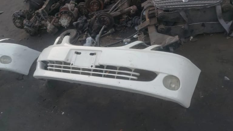 Bumper + Grille Toyota Mark II