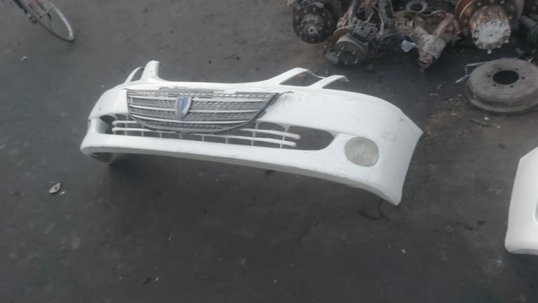Bumper + Grille Toyota Mark II