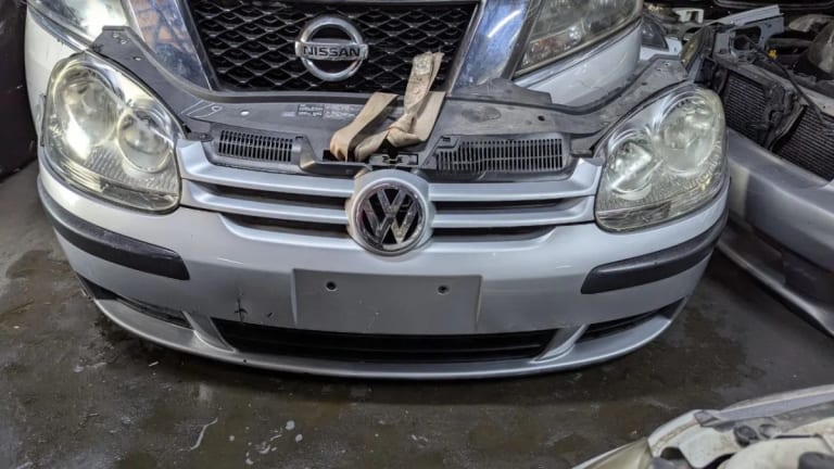 Nose cut Volkswagen Golf 5