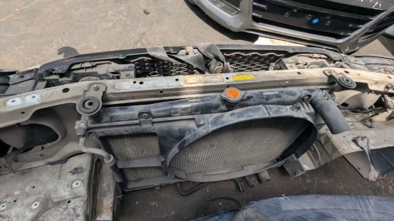 Nose cut Nissan Stagea used in Sharjah — photo 4