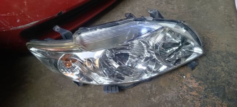 Headlights Toyota Corolla used in Sharjah — photo 9