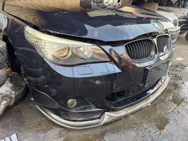Nose cut + Hood + Fender BMW used in Sharjah — photo 2