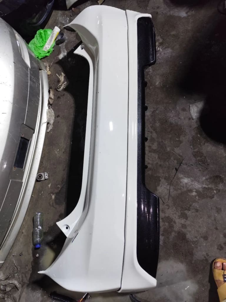Toyota Aqua Бампер задний 